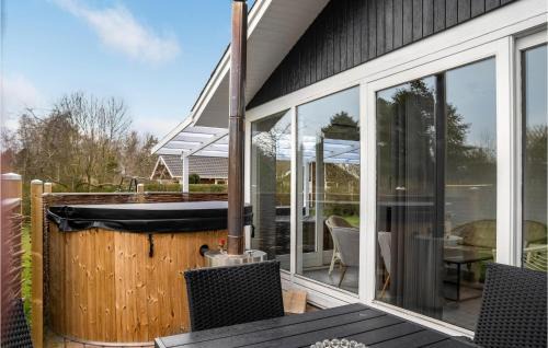 Dannemare House | 3 Bedroom Cozy Home In Dannemare