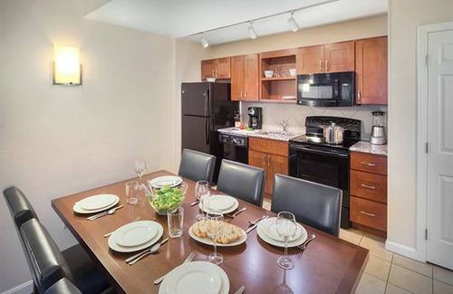 The Point Condo | 3 Bedroom Deluxe Condo, Sleeps 8, in Downtown Newport, Long Wharf Resort!