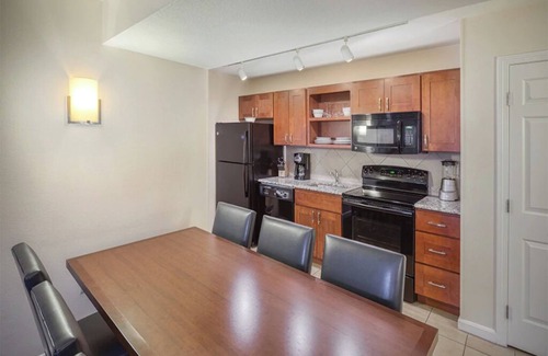 The Point Condo | 3 Bedroom Deluxe Condo, Sleeps 8, in Downtown Newport, Long Wharf Resort!