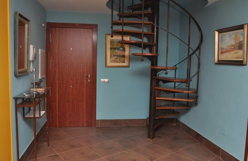 Andujar Apartment | 3 BEDROOM DUPLEX APARTMENT - FREE PARKING