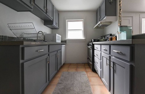 Poets Corner Apartment | 3 bedroom flat in Berkeley's Poet's Corner