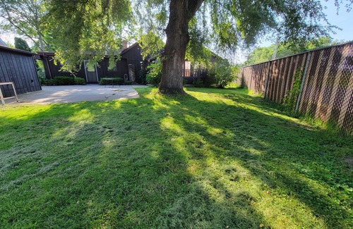 Leroy House | 3-bedroom, fully-furnished home in the country w/enclosed backyard