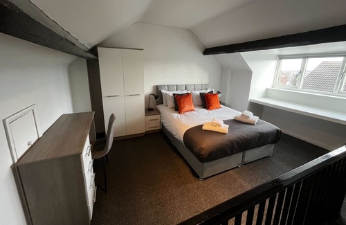 Mansfield House | 3 Bedroom Terraced House in Mansfield Ideal for Contractors