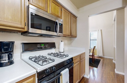 McKinney House | 3-bedroom home with enclosed backyard in South Austin