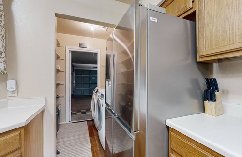 McKinney House | 3-bedroom home with enclosed backyard in South Austin
