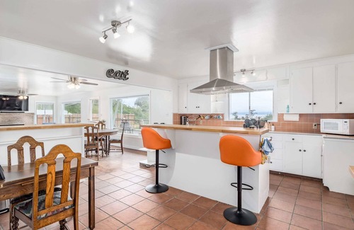 La Selva Beach House | 3 Bedroom Home with Stunning Views - Dog friendly!