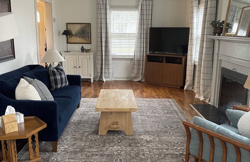 Marion House | 3-bedroom house 2 blocks from MGH on wonderful family-friendly street!