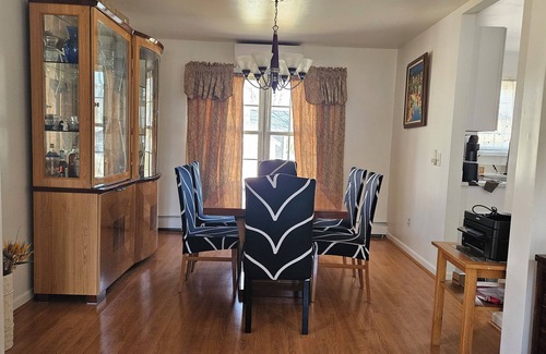 Mastic House | 3-bedroom house in delightful Mastic with WiFi, AC