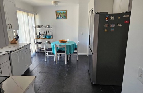 Mastic House | 3-bedroom house in delightful Mastic with WiFi, AC