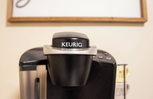 Coliseum Central House | 3-bedroom house in peaceful Hampton with WiFi, AC close to Food & Entertainment