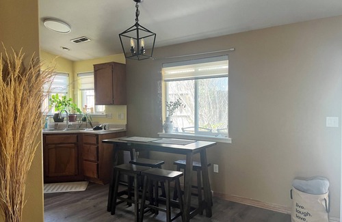 Phoenix House | 3-bedroom house in Quaint Phoenix,OR