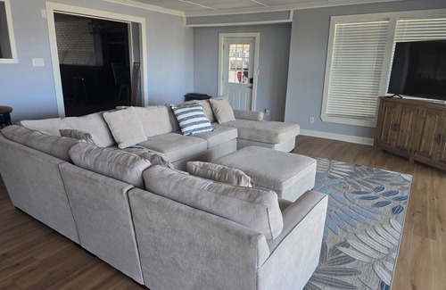 Kreole House | 3-bedroom house in welcoming Moss Point with AC, WiFi