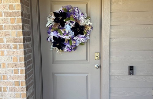 Justin House | 3-bedroom house in welcoming Justin with WiFi, AC. Enjoy your stay