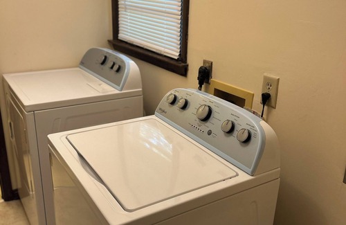 Young Harris House | 3-bedroom house near Crane Creek Vineyards in Young Harris