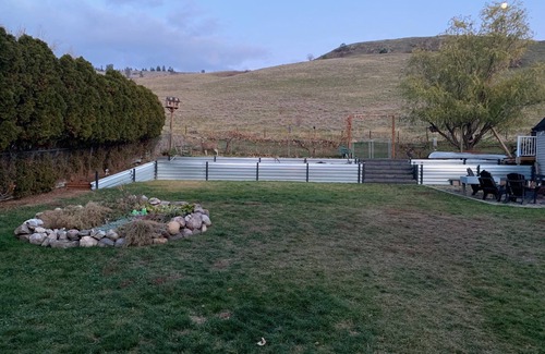 Central Okanagan House | 3 bedroom house, pet friendly, large yard, close to lake