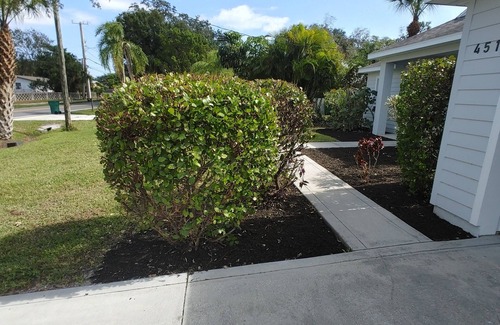 Merritt Island House | 3-bedroom house in charming Merritt Island with AC fenced back yard
