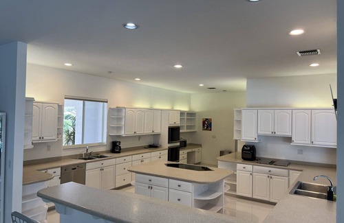 Davie House | 3-bedroom in Davie . WiFi, AC. Pool ,near to Sawgrass Mall, Hard Rock ,F Garden,