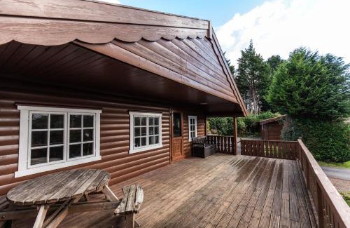 Ffestiniog Ski Chalet | 3 Bedroom Log Cabin in Snowdonia nr MTB trails