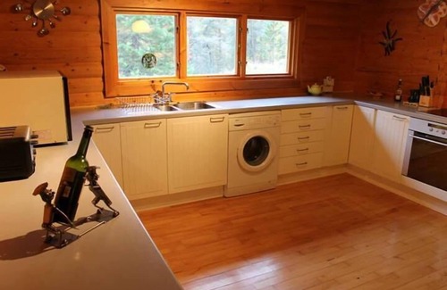 Blairgowrie Cabin | 3-bedroom log house set in woodland in the heart of Highland Perthshire
