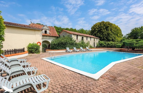 Chalais House | 3 Bedroom Private vacation home in Chalais
