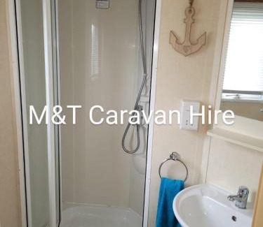 Chapel Saint Leonards Apartment | 3 bedroom spacious caravan
