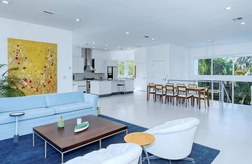 Ringling Estates Apartment | 3 Bedroom Single family 319543 by Houzlet