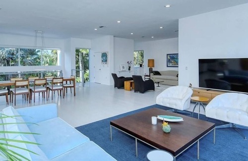 Ringling Estates Apartment | 3 Bedroom Single family 319543 by Houzlet