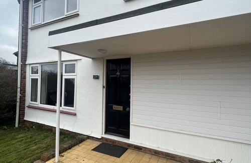 Faringdon House | 3 bedroom, spacious home from home.