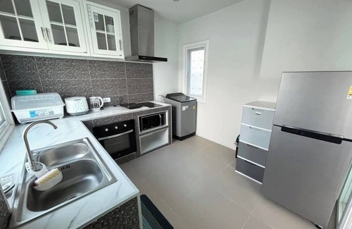 Thep Kasattri House | 3-bedroom house in tranquil Tambon Thep Krasatti with hi-speed WiFi