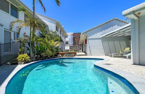 Alexandra Headland House | 3 bedroom townhouse walk to Alexandra Headland beach