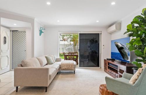 Alexandra Headland House | 3 bedroom townhouse walk to Alexandra Headland beach