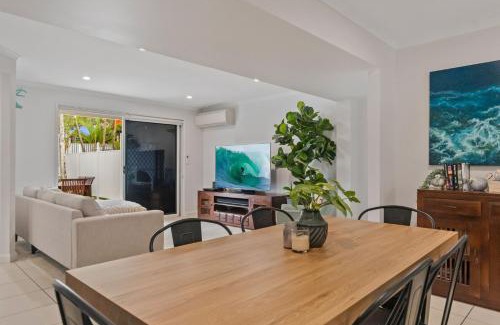 Alexandra Headland House | 3 bedroom townhouse walk to Alexandra Headland beach