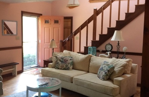 Harwich House | 3 Bedroom - Vacation Getaway in a Cozy Cape Cod Home!