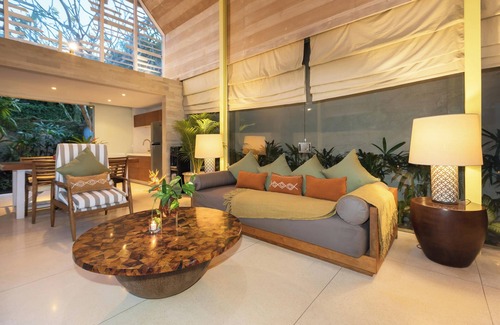 Padonan Villa | 3 Bedroom villa 5min near Batu Bolong Beach