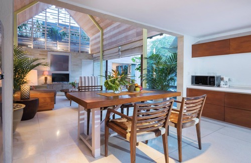 Padonan Villa | 3 Bedroom villa 5min near Batu Bolong Beach