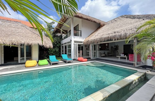 Padonan Villa | 3 bedroom villa with living enclosed - Canggu
