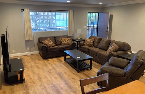 Las Vegas Condo | 3-bedroom walking distance to strip.