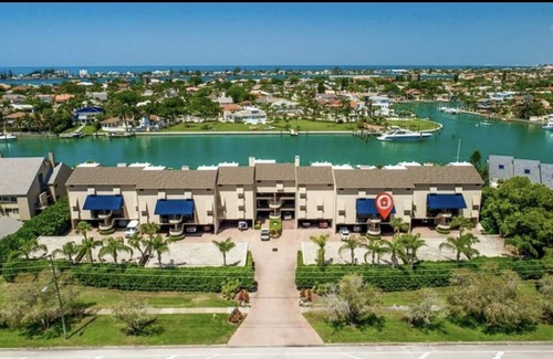Tierra Verde Condo | 3 Bedroom Waterfront Condo/Boat Lift on the Grand Canal