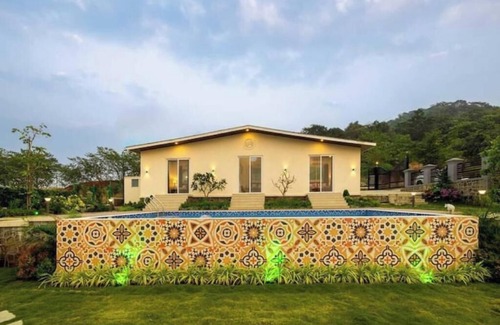 Khalapur Villa | 3 BHK Calmhouse w Pond View