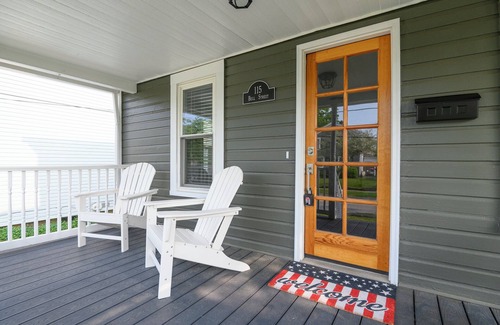 Chagrin Falls House | 3 blocks from the falls viewing area in the heart of downtown Chagrin Falls!