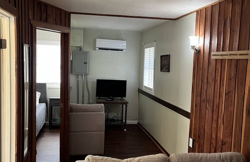 Burnside Cottage | 3 BR 1 BA Cottage - Screened in porch, lake access, playground, minutes to LCRH