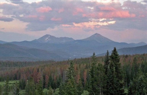Silverthorne Condo | 3 BR/2.5 BA Silverthorne Condo - Sleeps 8-10 CLOSE TO ALL THE SUMMIT RESORTS!