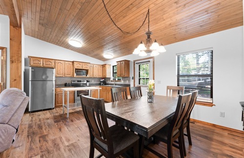 Kimberling City Cabin | 3 BR 2 BA Cabin w/Pool + Swim & Boat dock