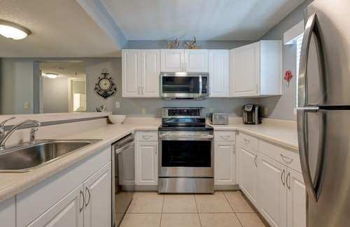 Palmetto Dunes Villa | 3 BR 2 Bath Villa With Balcony Overlooking Pool 4 and Private Access to Beach!
