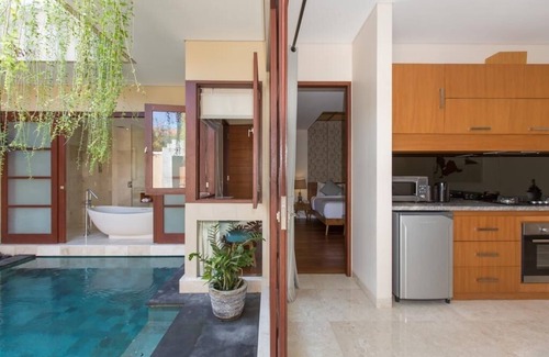 North Legian Villa | 3 BR BEAUTIFUL MODERN Villa Legian Seminyak
