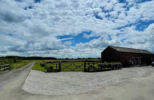 Wressle Cottage | 3 cottages on farm. Big garden with kids outdoor toys. Nr Howden/York 35 mins