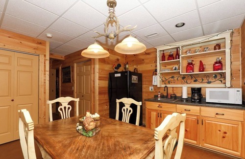 Hiawassee Cabin | 3-Deer Cabin with Hot Tub and Fire Pit