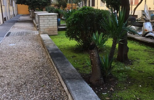 San Giovanni Apartment | 3 double bedrooms each with its own bathroom is 10 minutes from the Colosseum