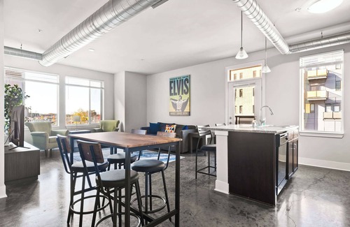 Mile Square Apartment | 3 Downtown combined units with free parking