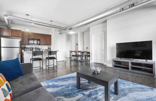 Mile Square Apartment | 3 Downtown combined units with free parking